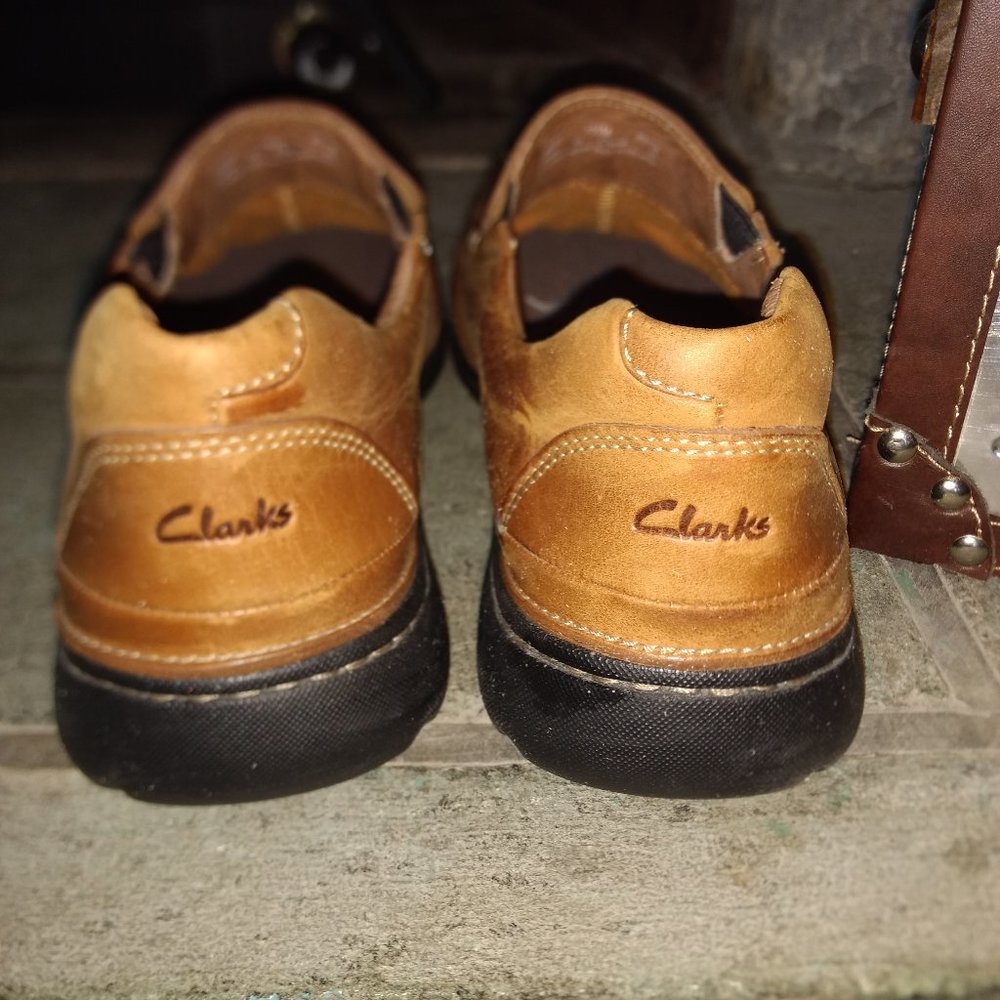 Clarks Size 10.5 Brown Leather Slip-On Loafer